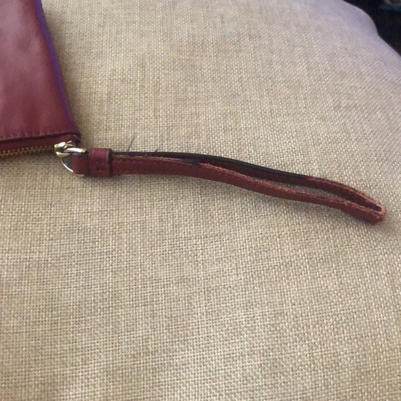 Coach Corner zip Smooth Crimson Leather wristlet - Picture 10 of 10